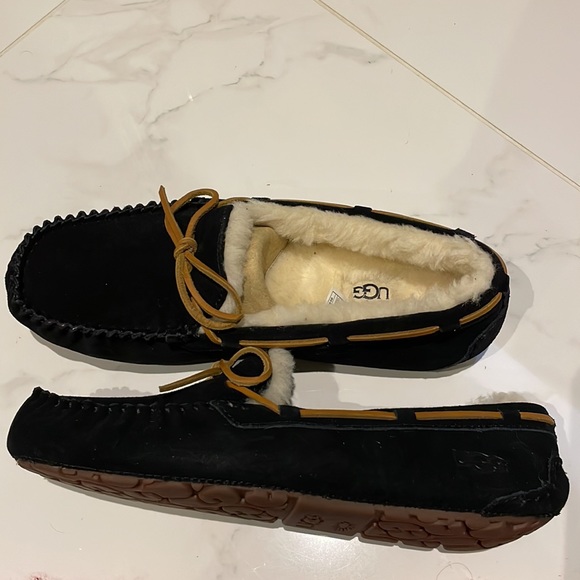 Ugg Dakota moccasins - size 11 new - Picture 5 of 6
